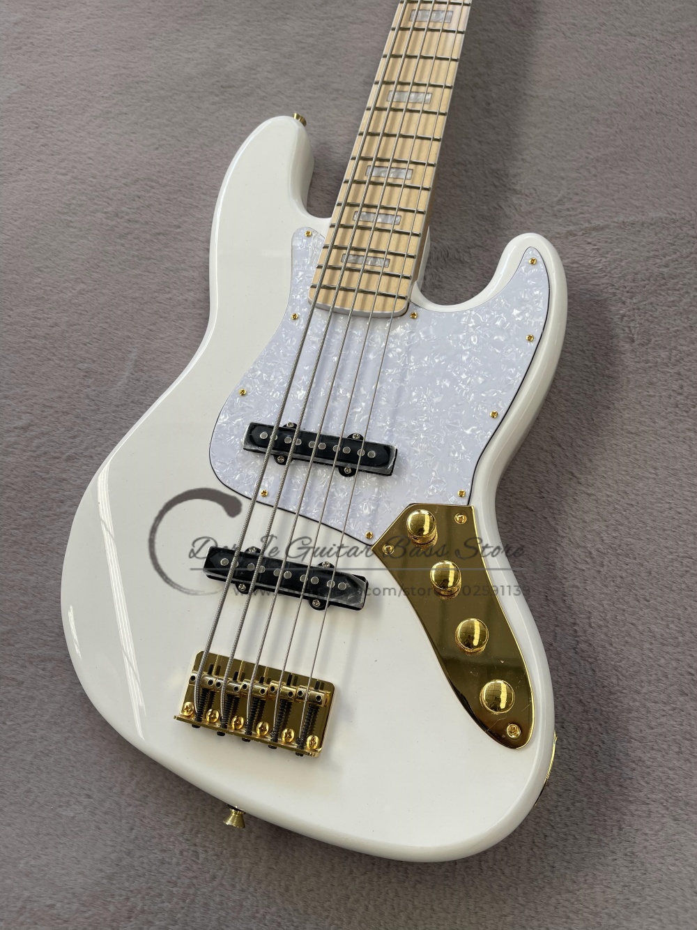 5 string white bass, golden fi - Bass Guitar Fretless 评论和价格