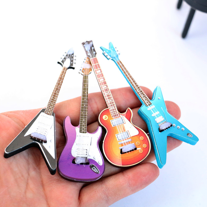 1Pcs Dollhouse Miniature Guita - Musical Instrument I Play 评论和价格