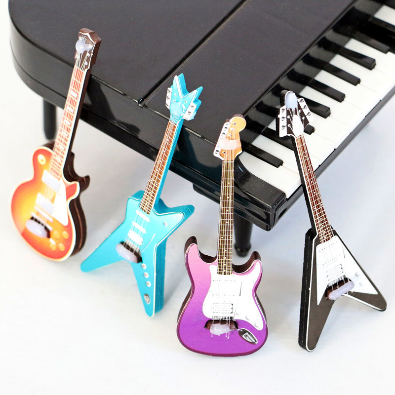 1Pcs Dollhouse Miniature Guita - Musical Instrument I Play 评论和价格