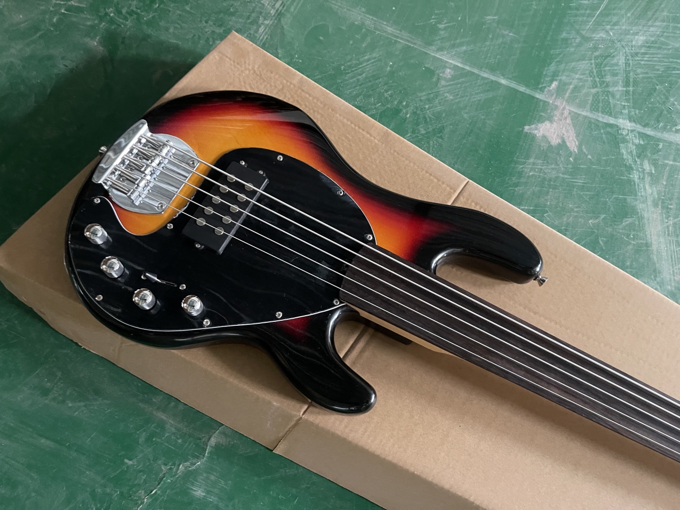 5 strings sunset bass guitar,  - Bass Guitar Fretless 评论和价格