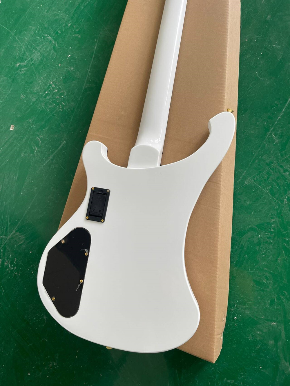 White 4 Strings Electric Bass  - Bass Guitar Fretless 评论和价格
