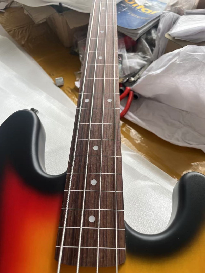 Free delivery of high quality  - Bass Guitar Fretless 评论和价格